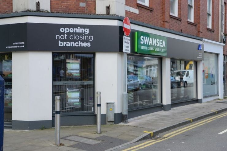 Branch opening hours
