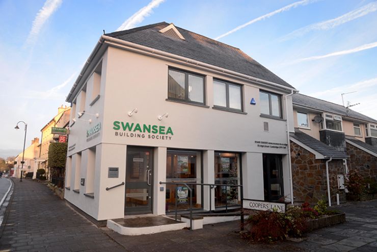 Cowbridge branch reaches mortgage balance milestone